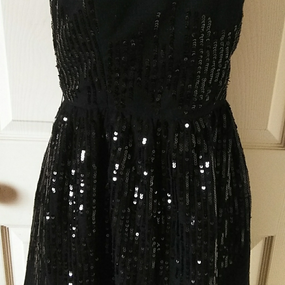 Colthing - Picture 3 of 3